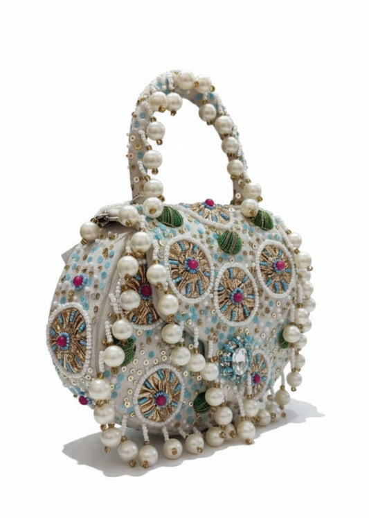 Pearl Majesty Hand Clutch